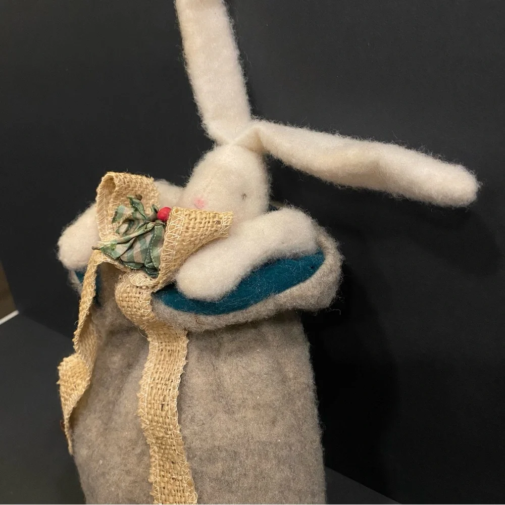 Bunnies By The Bay 1994‎ Limited Edition Krystal Suzanne Wool Holiday Bunny #527